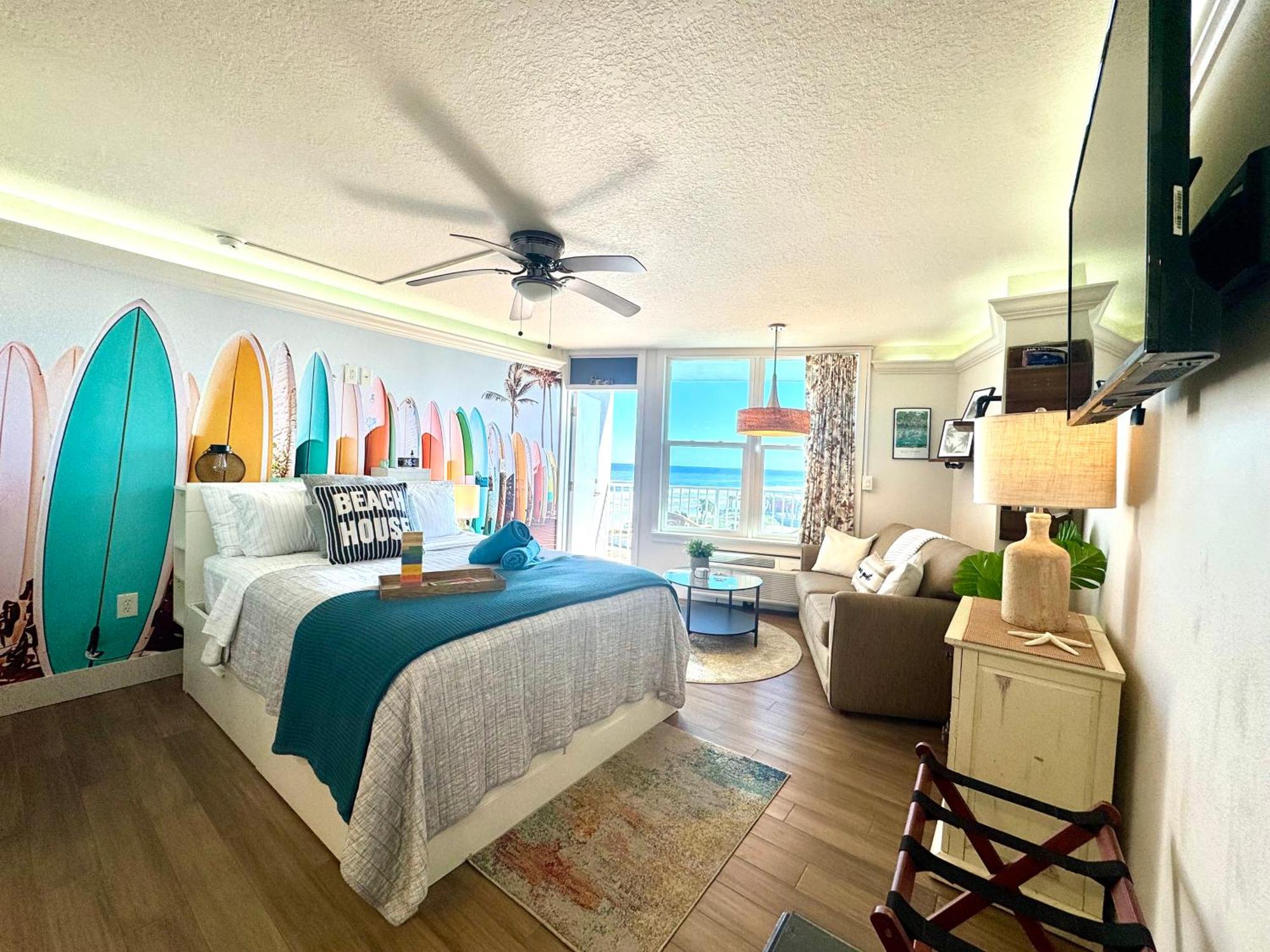 Open For 2025 Speedweeks Daytona 500 - Beachfront Studio - Private Balcony With Ocean View - Pool - Hot Tub - Tiki Bar - Sauna Aparthotel Daytona Beach Exterior photo